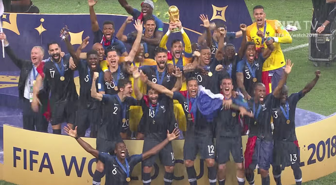 Une Deuxième étoile Pour L'équipe De France Qui Est Championne Du Monde