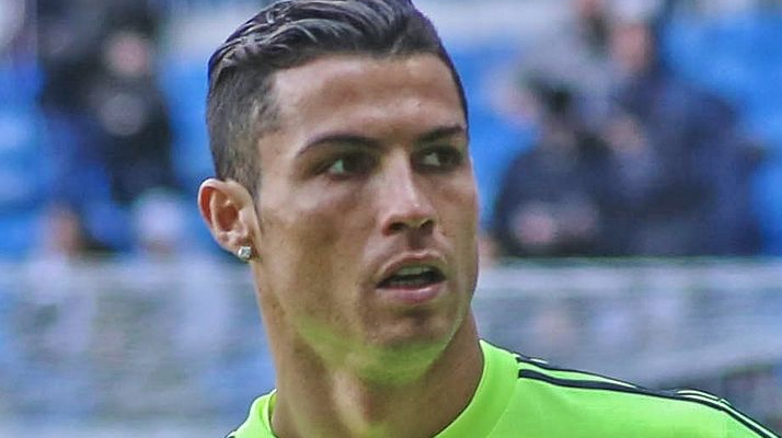 Le Footballeur Cristiano Ronaldo De Nouveau Papa De Jumeaux